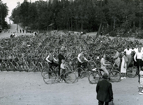 Flatenbadet 1934. Nu skriver Martin Emanuel om cyklism efter 1980. Foto: Stockholmskällan.